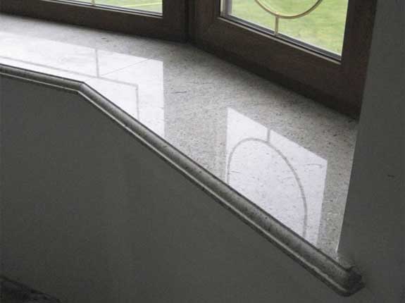 Пример подоконника из искусственного камня