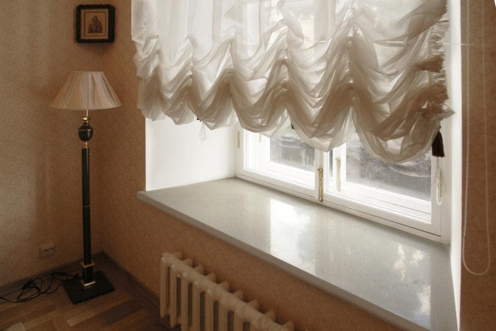 Пример подоконника из искусственного камня