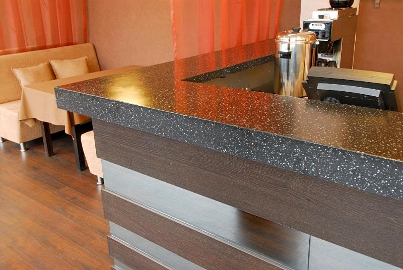 барные стойки из искусственного камня