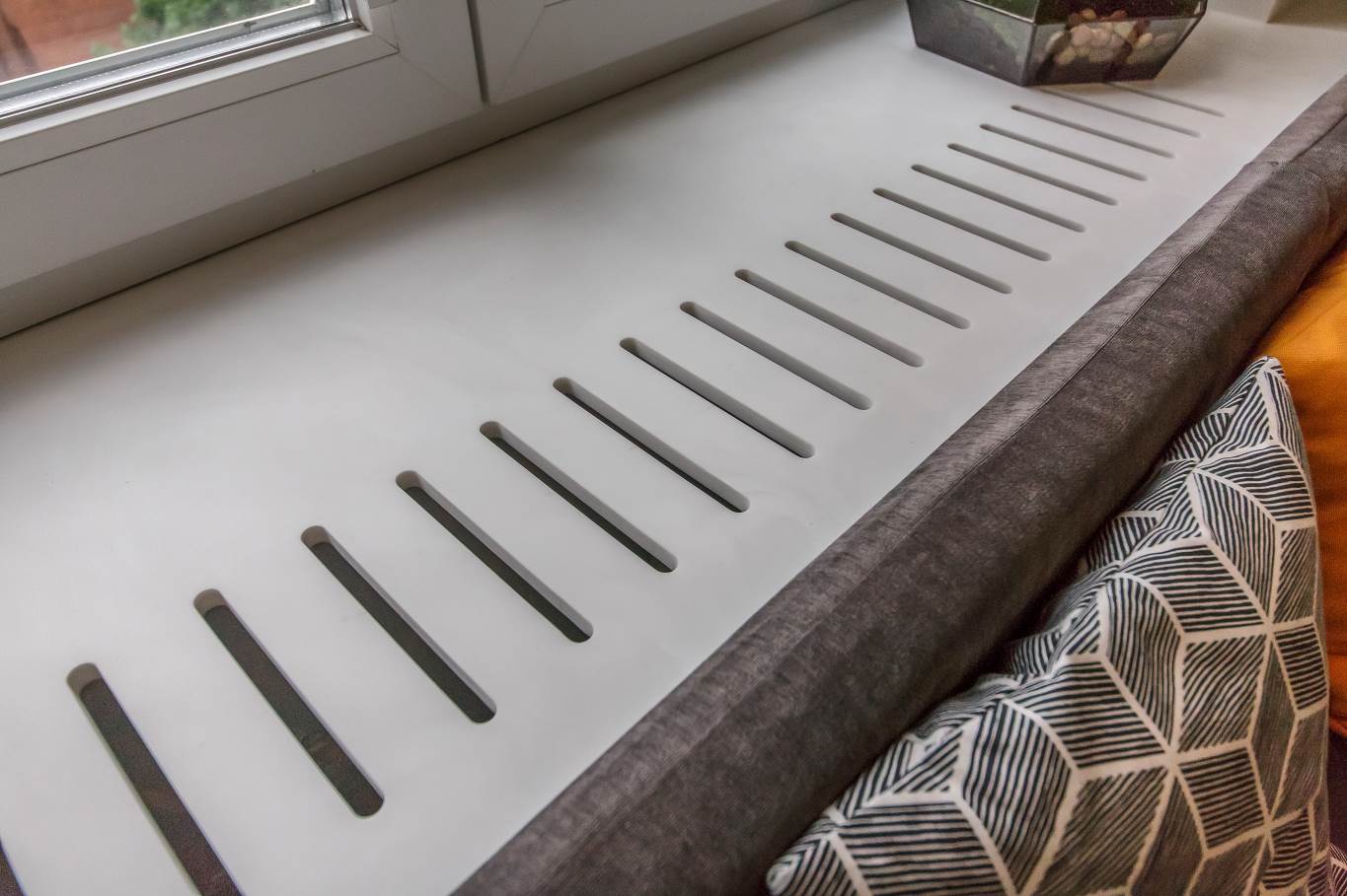 Проточки для радиатора в подоконнике