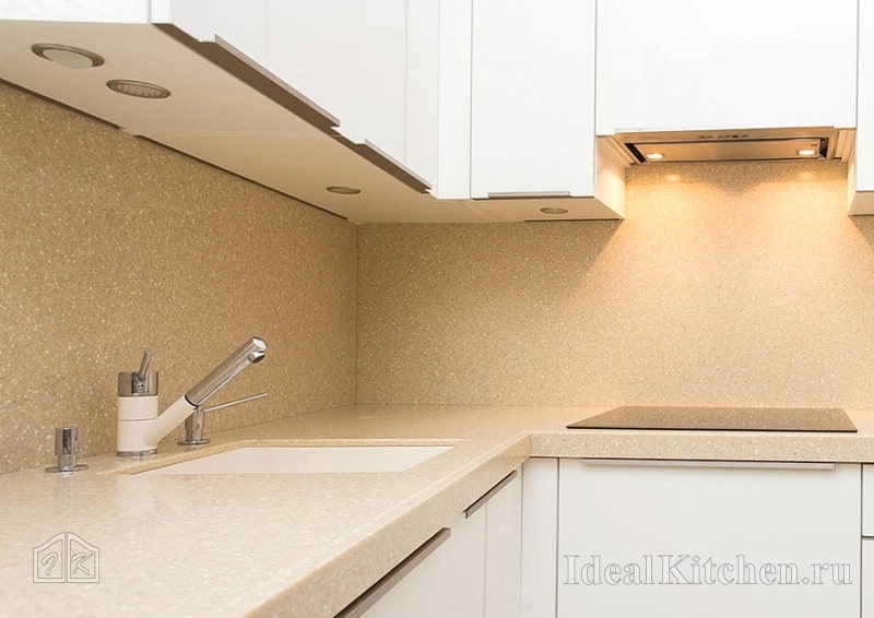 Фартук для кухни из искусственного камня