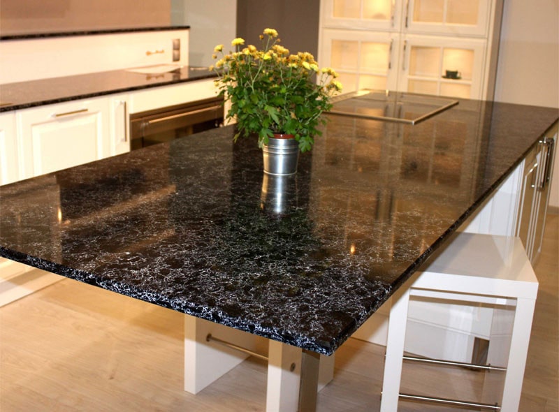 Стол из кварцевого агломерата чёрный