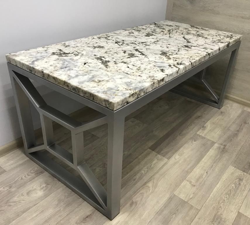 Стол из кварцевого агломерата для дома