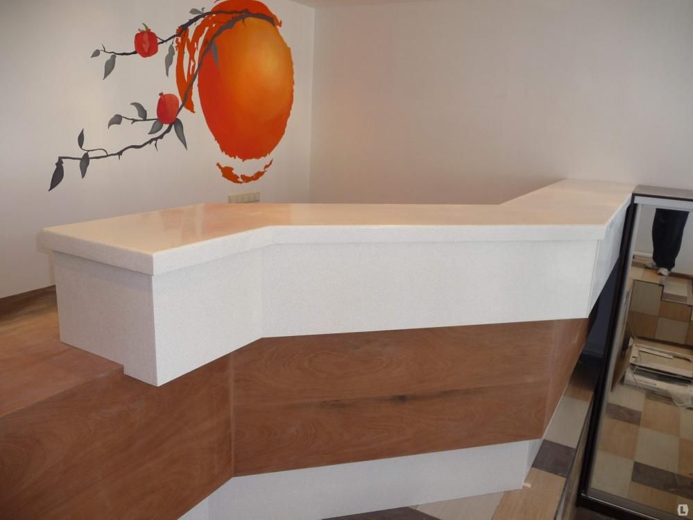 Стойка ресепшн из искусственного камня №3