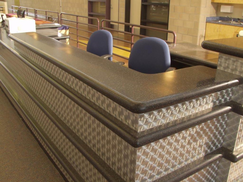 Стойки ресепшн из искусственного камня в Санкт-Петербурге